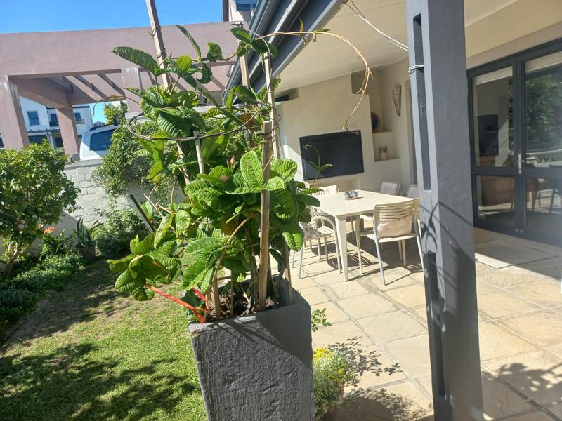 3 Bedroom Property for Sale in Somerset West Western Cape
